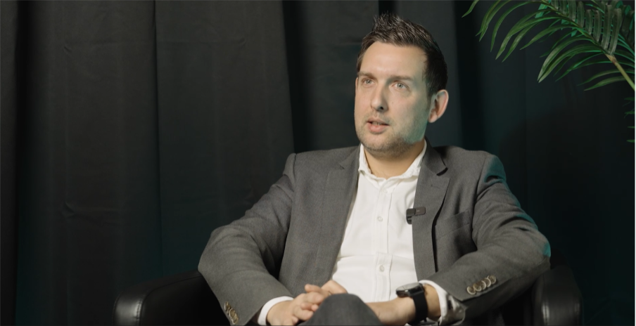 In gesprek met Youri Wiggers:&nbsp;Waarom IT en telecom binnen drie jaar volledig samensmelten